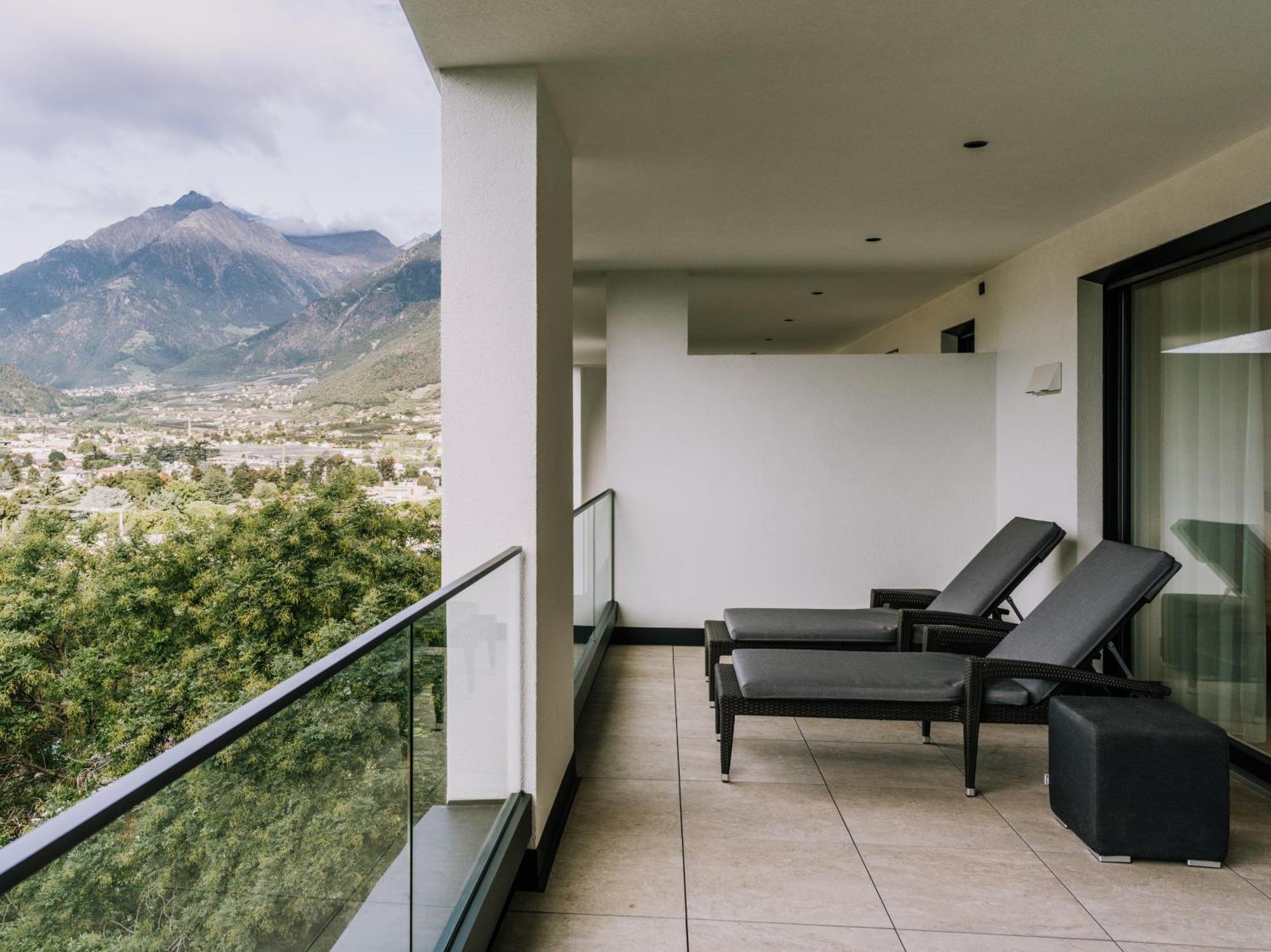 The Hills Merano Bilik gambar